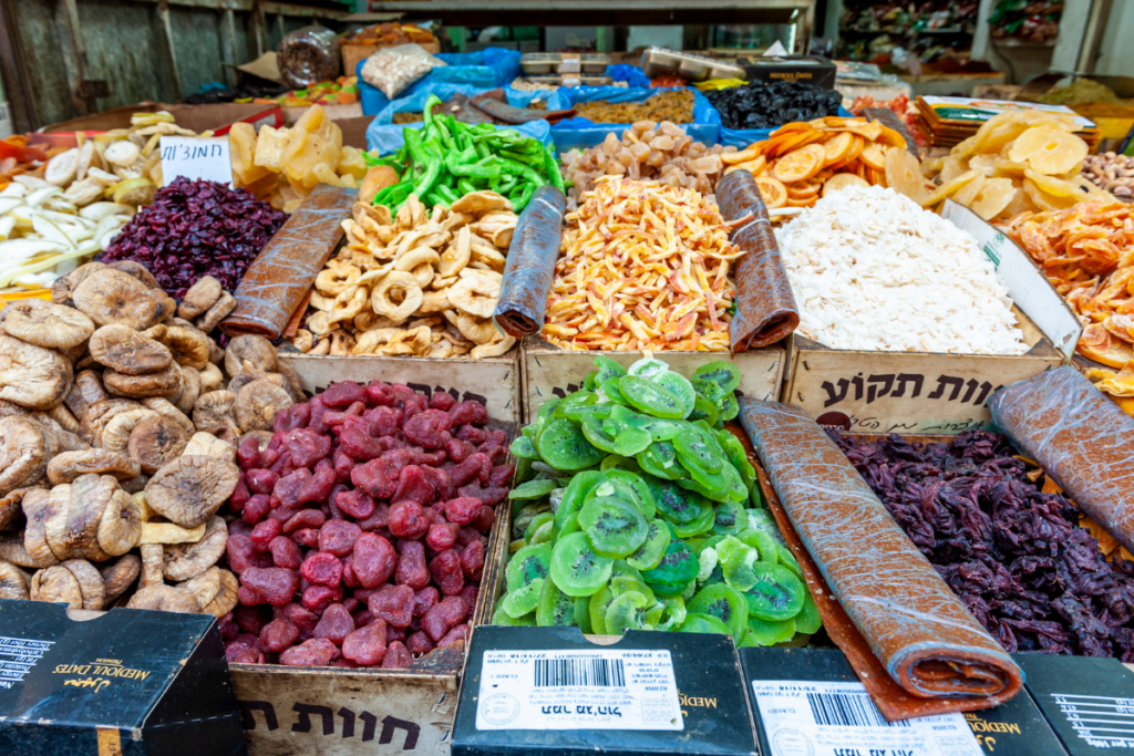 Moshe Ve’Benav Nuts & seeds