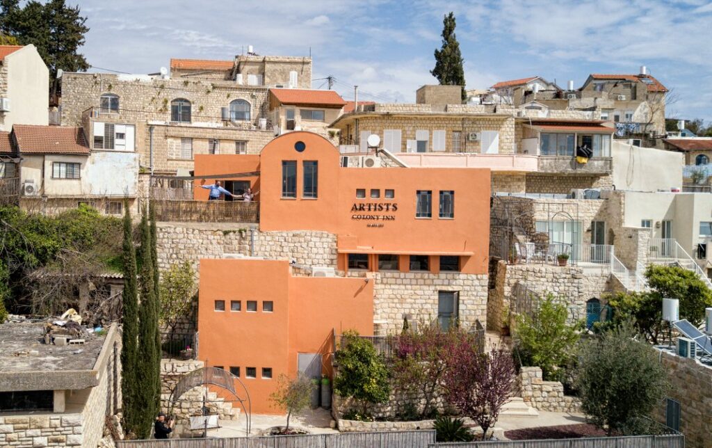 Artists’ Colony Inn