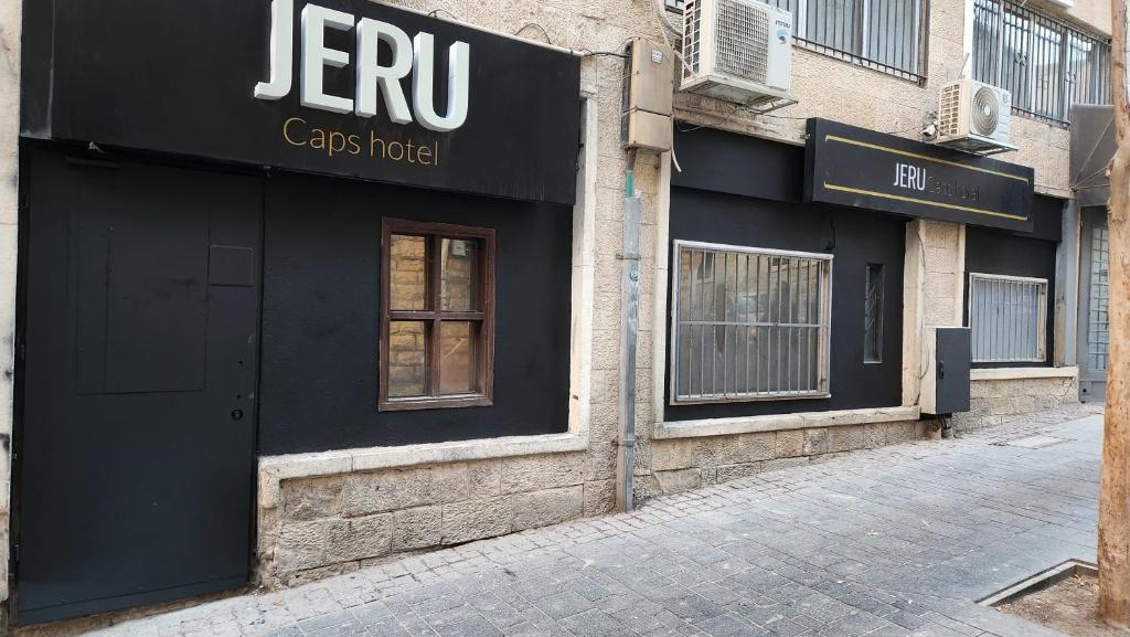 Jeru Caps CityCenter